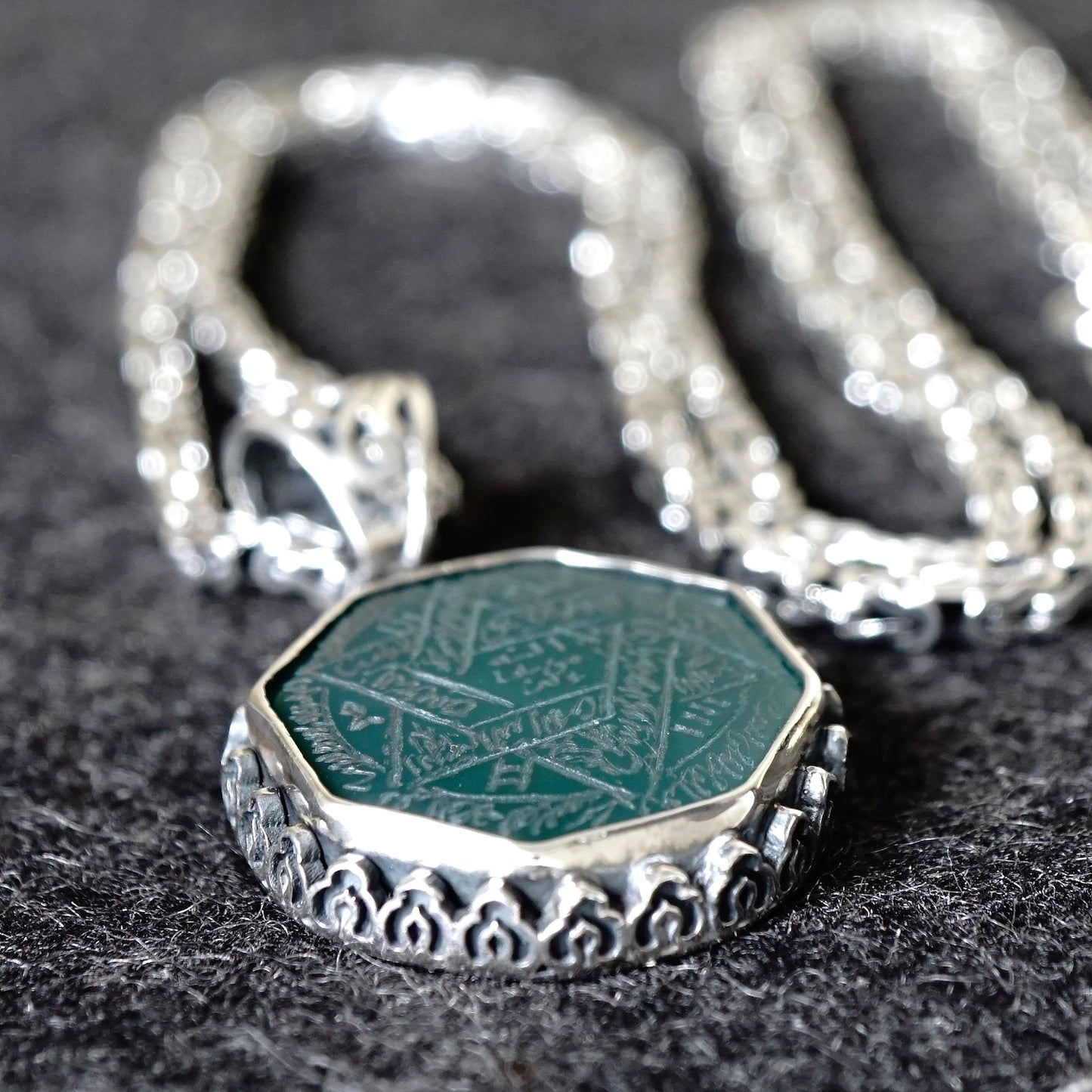 Seal of Solomon Talisman Pendant Hand-engraved Green Agate natural Aqeeq Silver 925 King's Chain