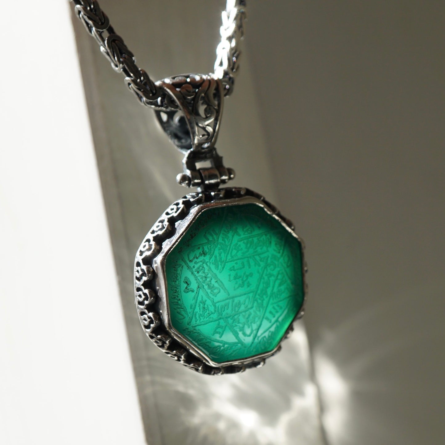 Seal of Solomon Talisman Pendant Hand-engraved Green Agate natural Aqeeq Silver 925 King's Chain