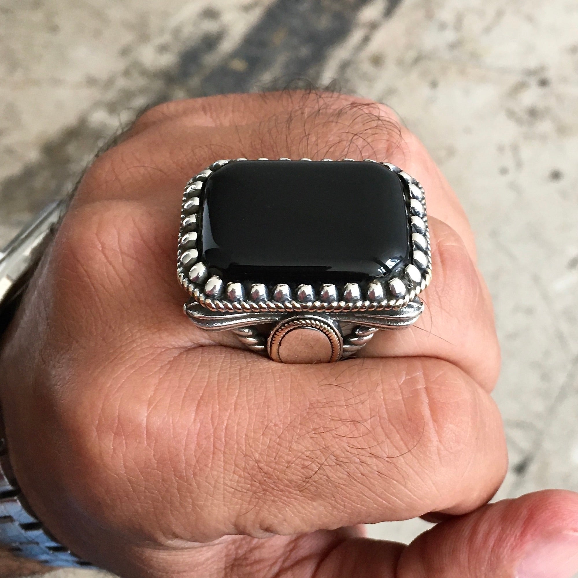 Black deals big ring